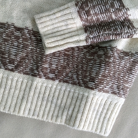 Cream + brown patterned sweater - Size XS - Picture 2 of 5